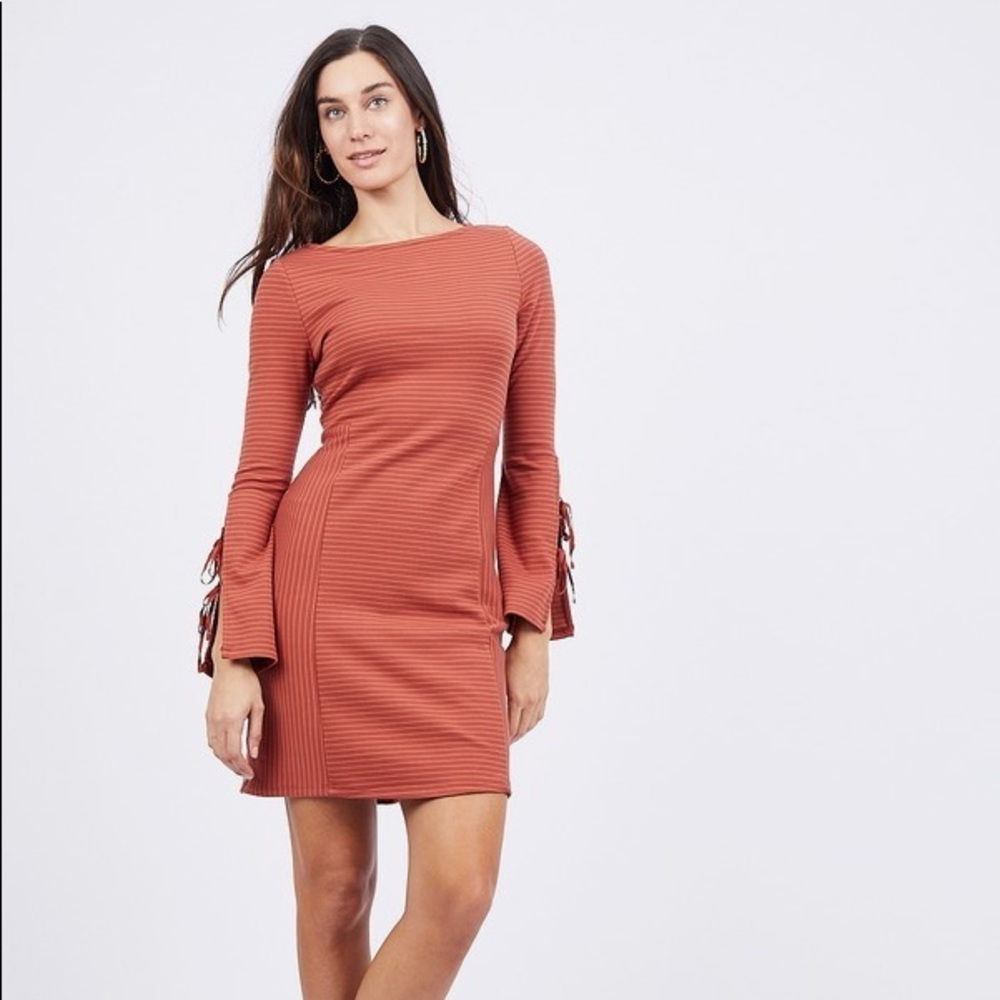 Summer & Sage Bell Sleeve Dress